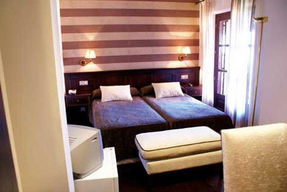 Hostal Meson Leira Antiga Cedeira Rum bild